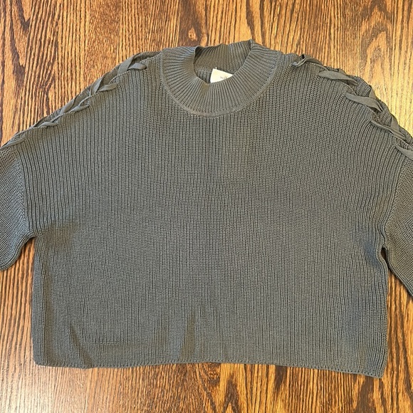 Babaton Cropped Knit Sweater - Picture 2 of 6